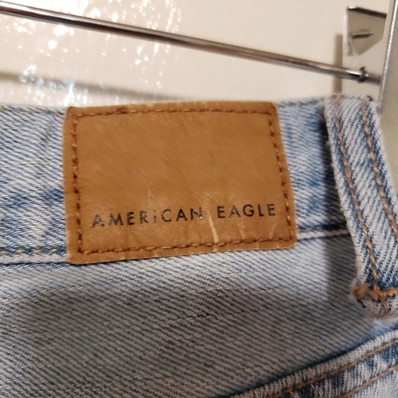 American Eagle Mom Jean - Picture 8 of 14